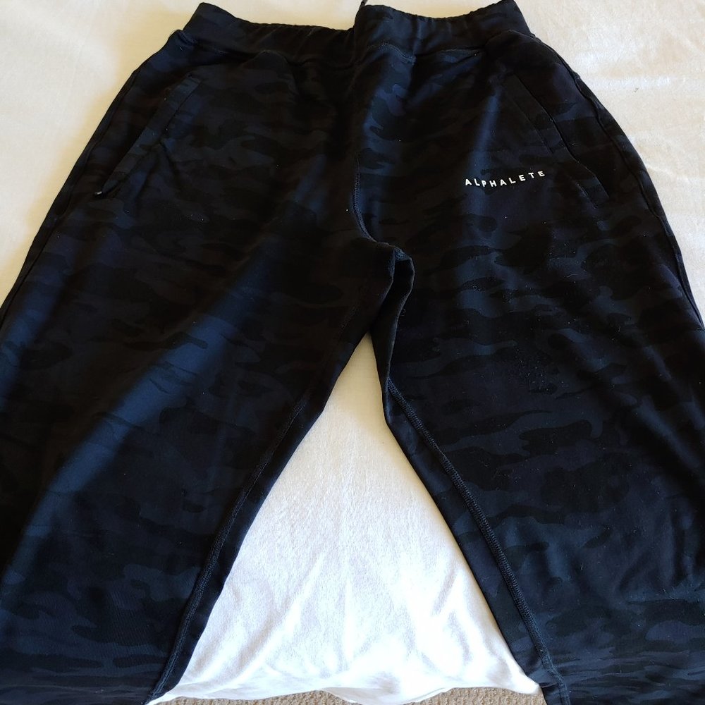 Alphalete Premium Camo Joggers